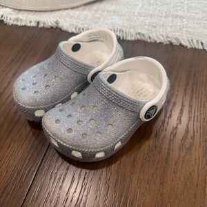 glitter crocs! size 5